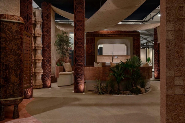Kohler booth at Dubai Design Week 2025: 230 V track