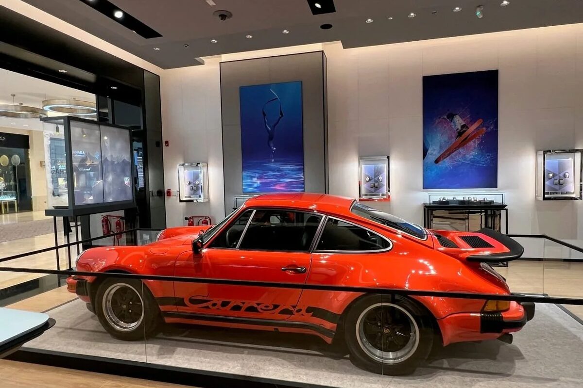 Tag Heuer at Yas Mall: lighting design and supply